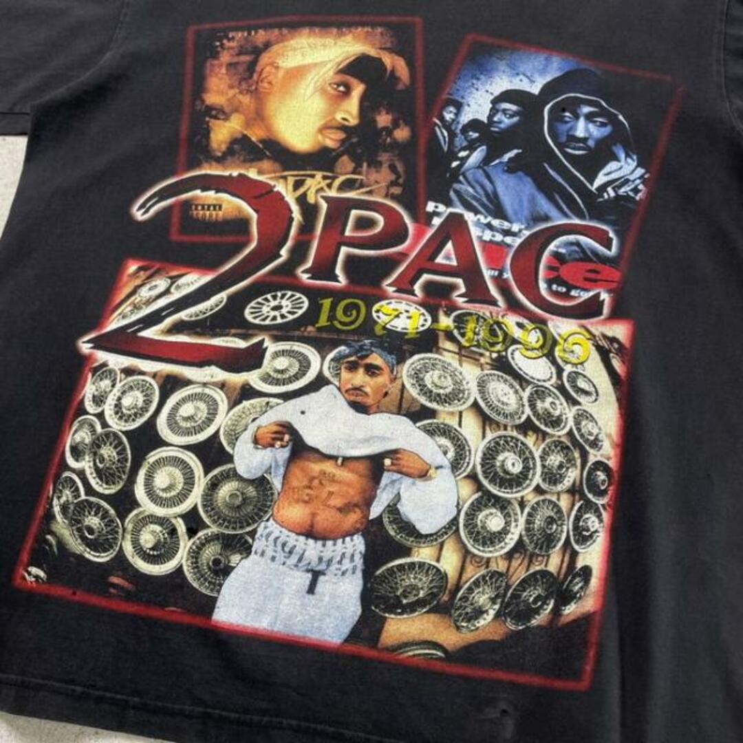 00年代 "2PAC" 追悼デザイン ラップTシャツ 両面プリント メンズM相当 メンズのトップス(Tシャツ/カットソー(半袖/袖なし))の商品写真