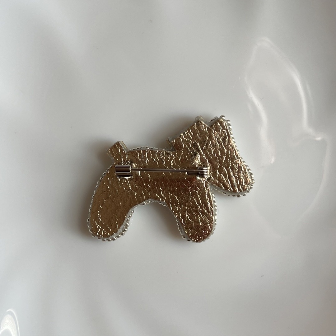 horse  ブローチ　ビーズ刺繍　馬　ロデオ レディースのアクセサリー(ブローチ/コサージュ)の商品写真