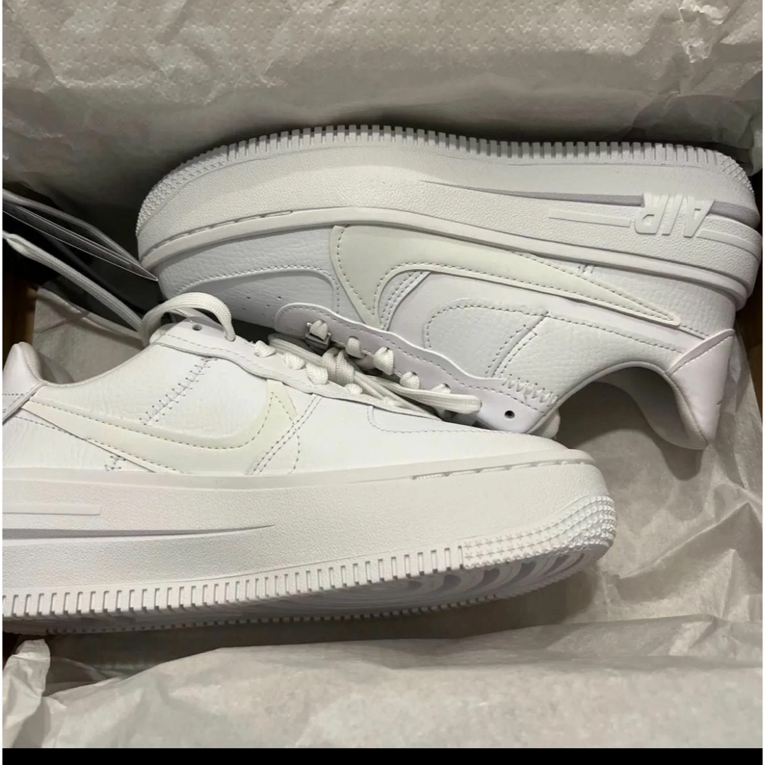 NIKE(ナイキ)の【新品未使用】Nike WMNS AIR FORCE 1 PLT.AF.ORM レディースの靴/シューズ(スニーカー)の商品写真