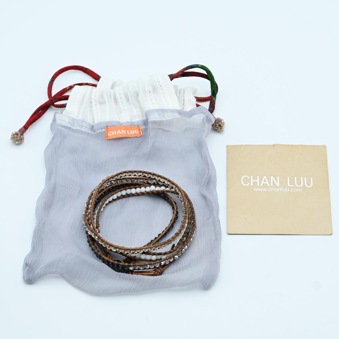 CHAN LUU(チャンルー)のM05 CHAN LUU チャンルー ビーズ/レザー/SV925 プレート 4連 ブレスレット ブラウン/ブラック/ホワイト/クリア レディースのアクセサリー(ブレスレット/バングル)の商品写真