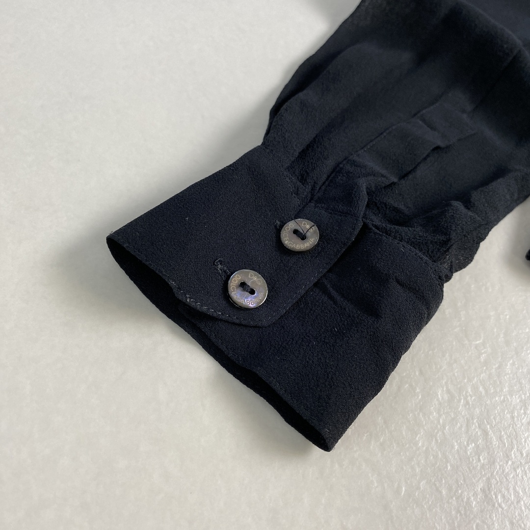 D&G(ディーアンドジー)のディーアンドジー　カットソー　絹　シースルー　上品　黒 レディースのトップス(カットソー(長袖/七分))の商品写真