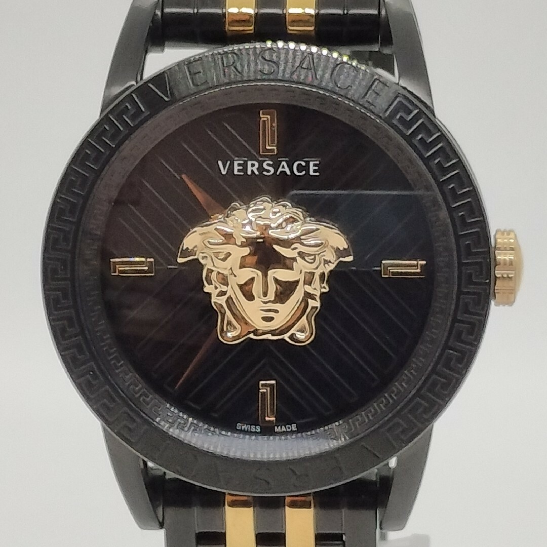 VERSACE(ヴェルサーチ)の【極美品】VERSACEヴェルサーチV-コードVESN00622箱付メンズ腕時計 メンズの時計(腕時計(アナログ))の商品写真