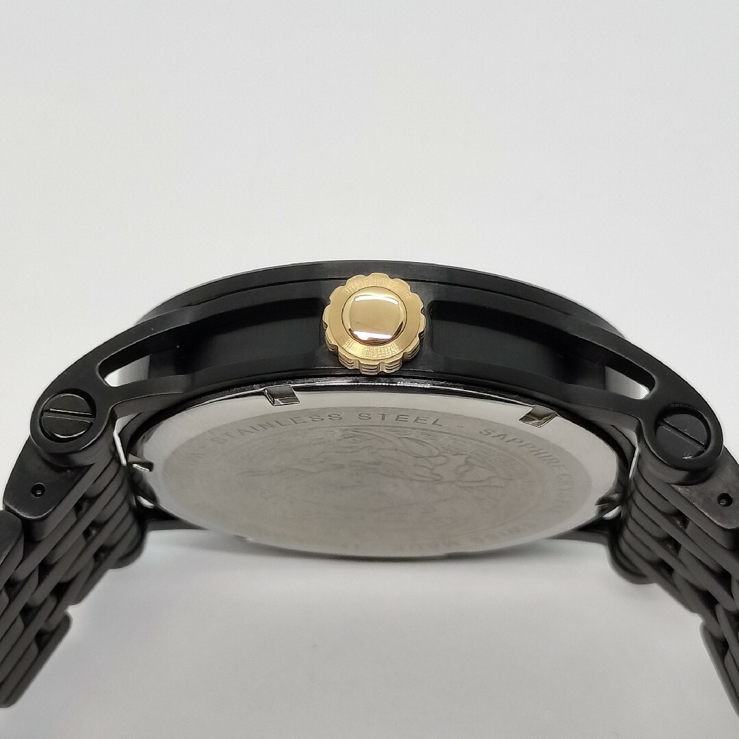 VERSACE(ヴェルサーチ)の【極美品】VERSACEヴェルサーチV-コードVESN00622箱付メンズ腕時計 メンズの時計(腕時計(アナログ))の商品写真