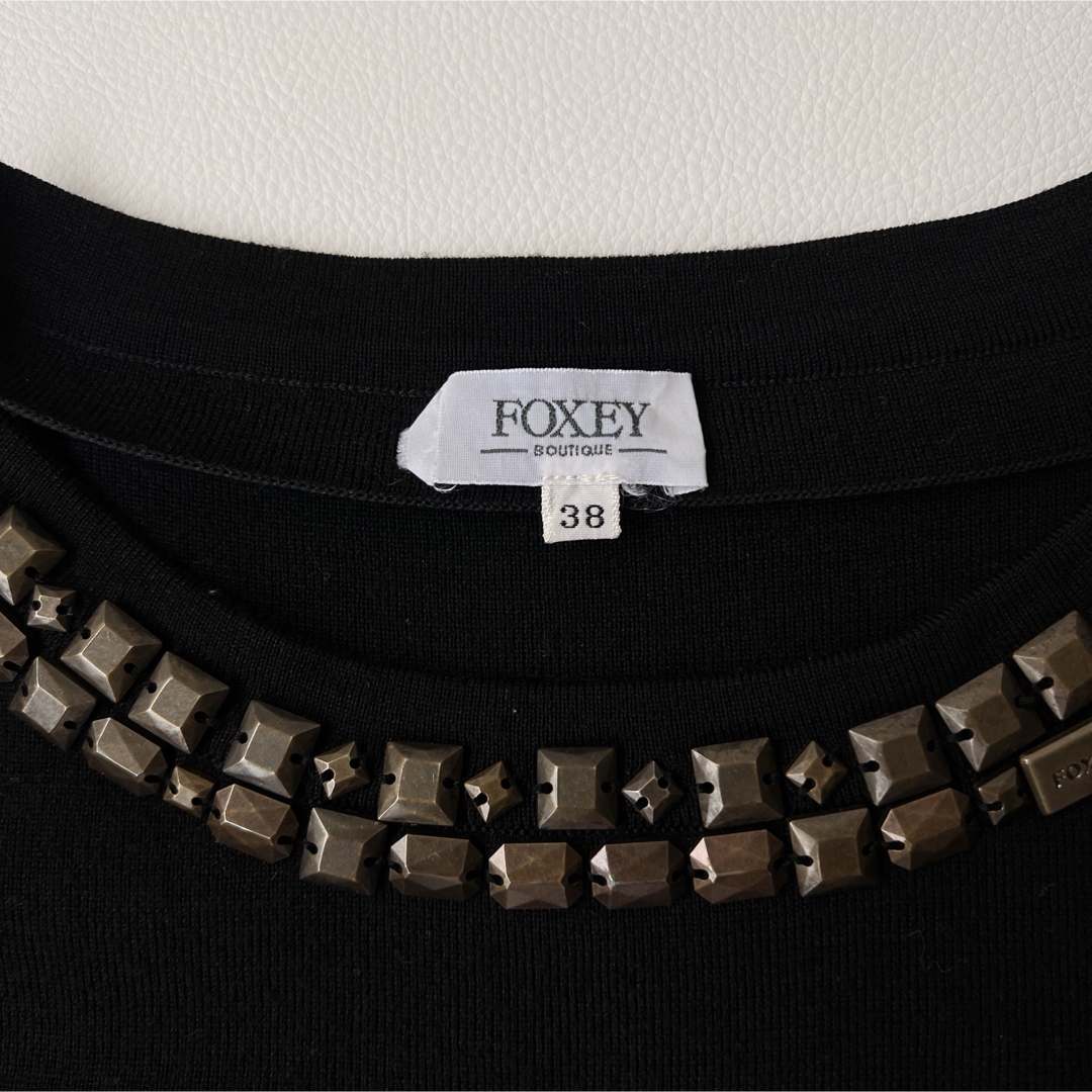 FOXEY BOUTIQUE(フォクシーブティック)の良品　FOXEY BOUTIQUE フォクシー　ニット　セーター　ビジュー レディースのトップス(ニット/セーター)の商品写真