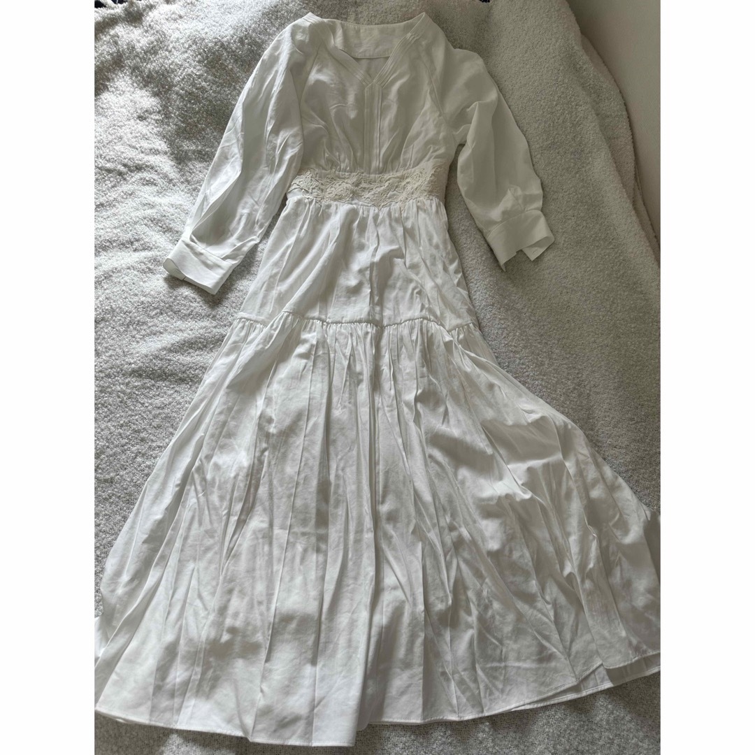 Her lip to(ハーリップトゥ)の【新品】Leaf Lace Motif Tiered Dress レディースのワンピース(ロングワンピース/マキシワンピース)の商品写真