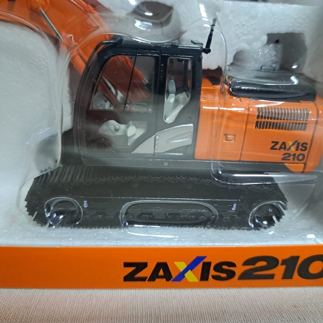 HITACHI ZAXIS 210 ショベルカー 1/50 日立建機 亜鉛合金 エンタメ/ホビーのおもちゃ/ぬいぐるみ(模型/プラモデル)の商品写真