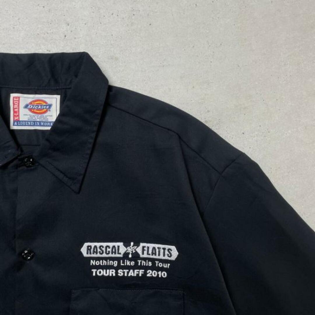 Dickies(ディッキーズ)のDEADSTOCK NOS Dickies ディッキーズ  Rascal Flatts ワークシャツ 半袖シャツ アーティスト バンドシャツ メンズXL メンズのトップス(シャツ)の商品写真