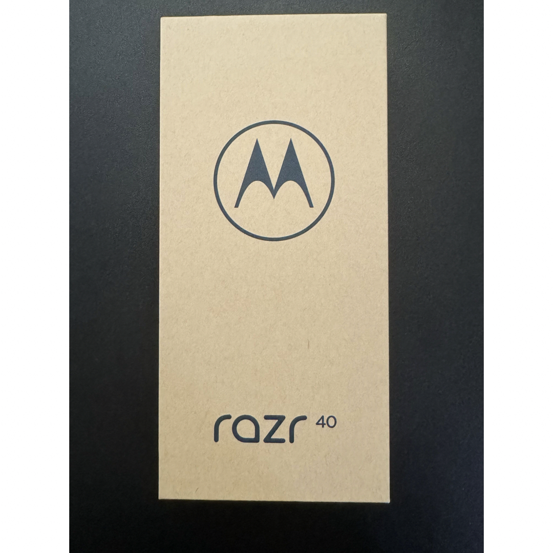 motorola razr 40 SIMフリースマートフォン 8GB/256GB スマホ/家電/カメラのスマートフォン/携帯電話(スマートフォン本体)の商品写真