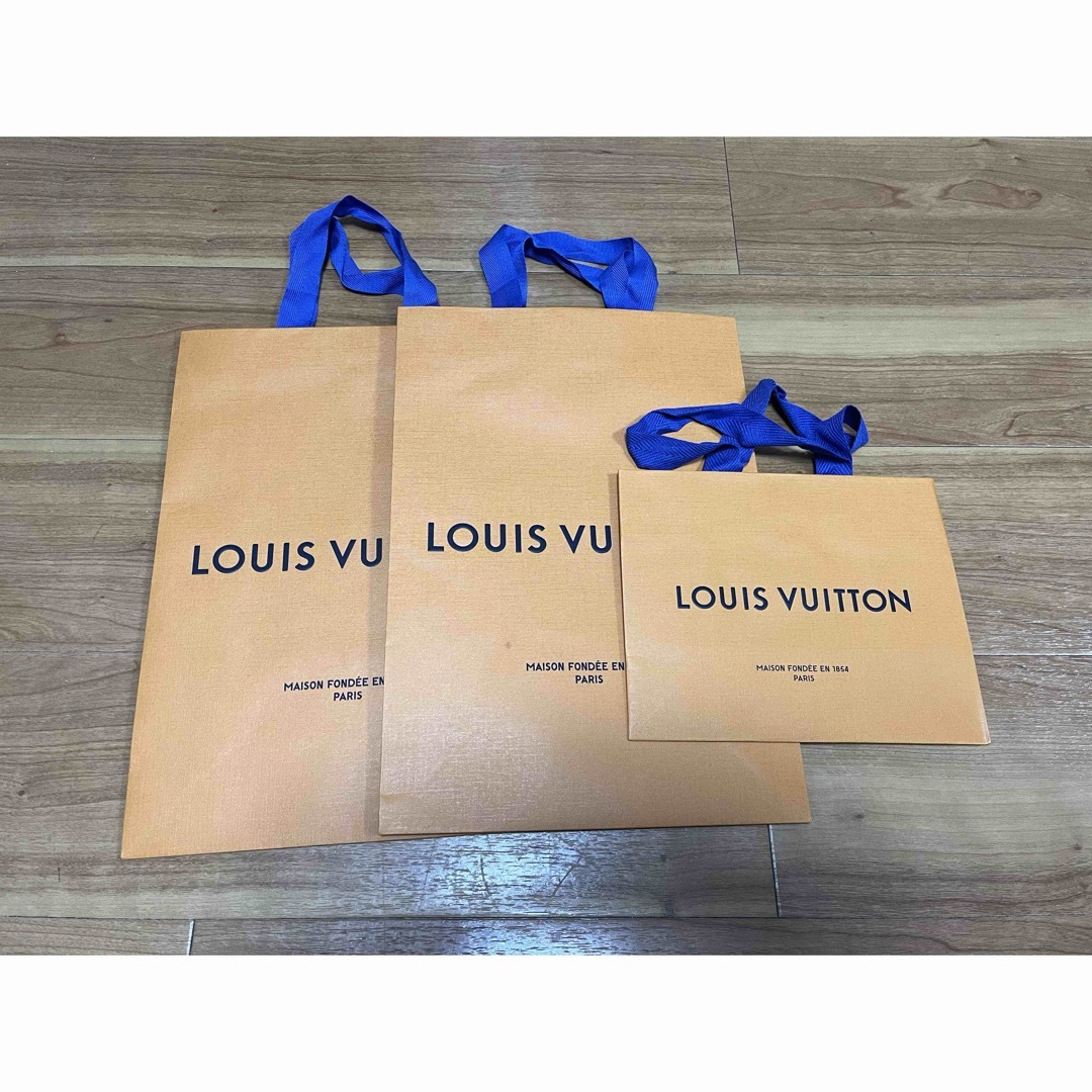 LOUIS VUITTON - ルイヴィトン 紙袋 ショッパー 3枚セットの通販 LOUIS VUITTON - ルイヴィトン 紙袋 ショッパー 3枚セットの通販