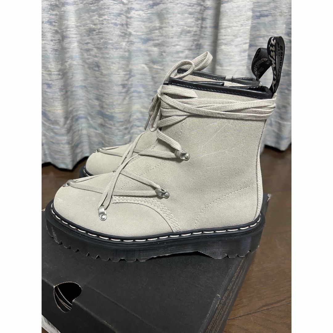 Rick Owens(リックオウエンス)のDr.Martens RICK OWENS リックオウエンス ドクターマーチン メンズの靴/シューズ(ブーツ)の商品写真