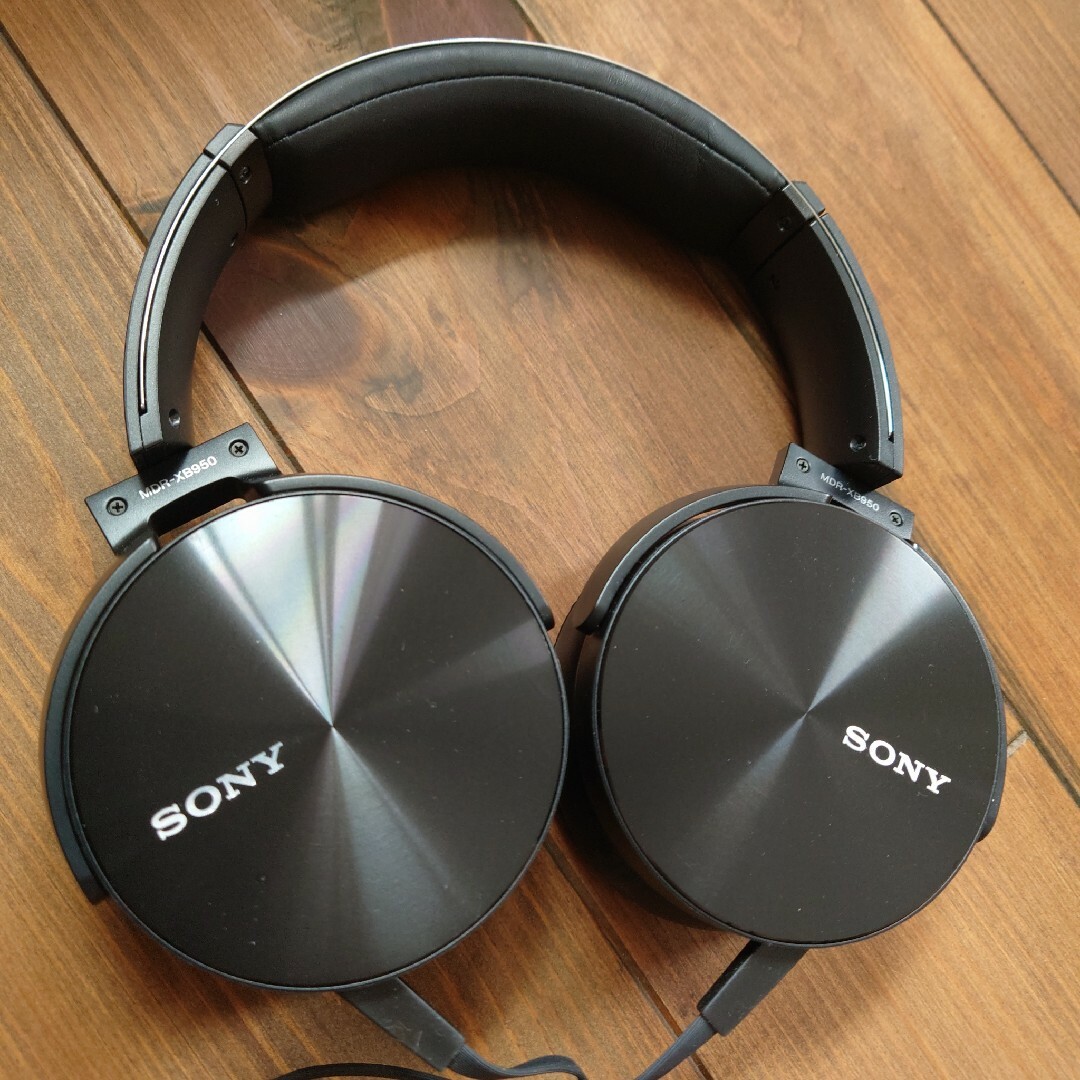 SONY(ソニー)のSONY EXTRA BASS MDR-XB950 スマホ/家電/カメラのオーディオ機器(ヘッドフォン/イヤフォン)の商品写真