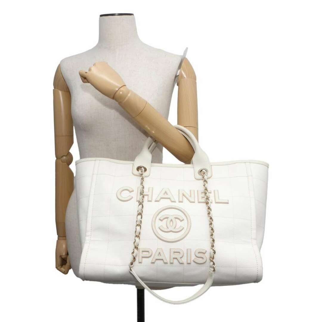 CHANEL(シャネル)のシャネル トートバッグ ドーヴィルライン ココマーク ラージ キャンバス A66941 2wayショルダーバッグ 白 レディースのバッグ(トートバッグ)の商品写真