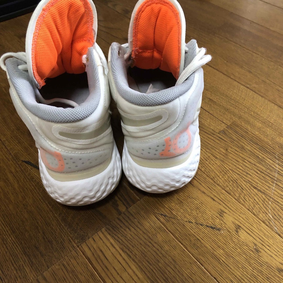 NIKE(ナイキ)のNIKE スニーカー　中古 メンズの靴/シューズ(スニーカー)の商品写真