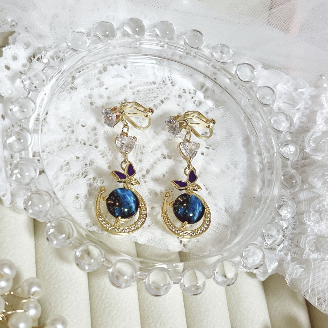 惑星ෆ˚*蝶　ジルコニア♡ ハンドメイド　クリップイヤリング ハンドメイドのアクセサリー(イヤリング)の商品写真