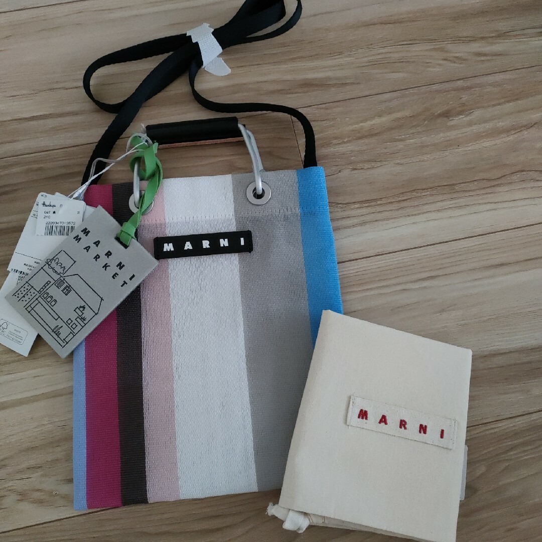 Marni(マルニ)のマルニフラワーカフェ　リリーホワイト レディースのバッグ(ショルダーバッグ)の商品写真