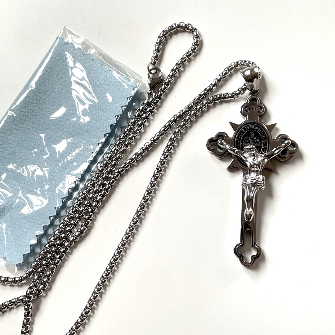 Silver925 聖ベネディクト　イエス　クロス　ネックレス　メンズ　キリスト メンズのアクセサリー(ネックレス)の商品写真