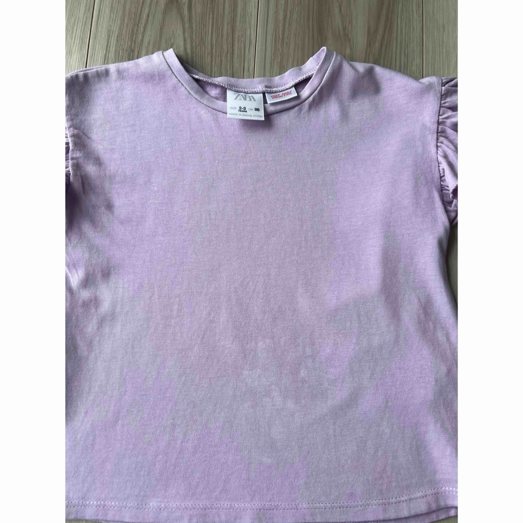 ZARA(ザラ)のZARAザラ　袖フリルTシャツ　半袖　98㎝ キッズ/ベビー/マタニティのキッズ服女の子用(90cm~)(Tシャツ/カットソー)の商品写真