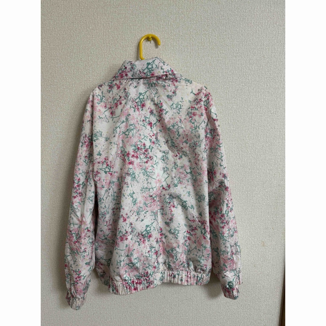 GAP Kids(ギャップキッズ)のGAPキッズ　ウィンドブレーカー　140 キッズ/ベビー/マタニティのキッズ服女の子用(90cm~)(ジャケット/上着)の商品写真