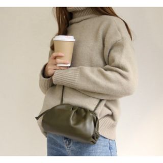 ZARA - 【美品】ミニザポーチ風 本革ショルダーバッグ