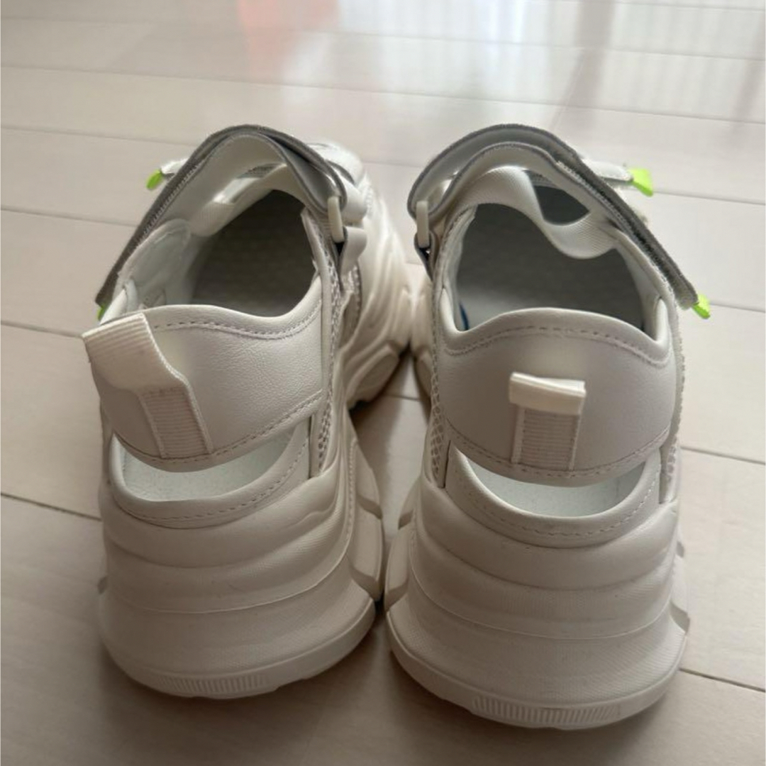 厚底サンダルスニーカー　美品 レディースの靴/シューズ(スニーカー)の商品写真