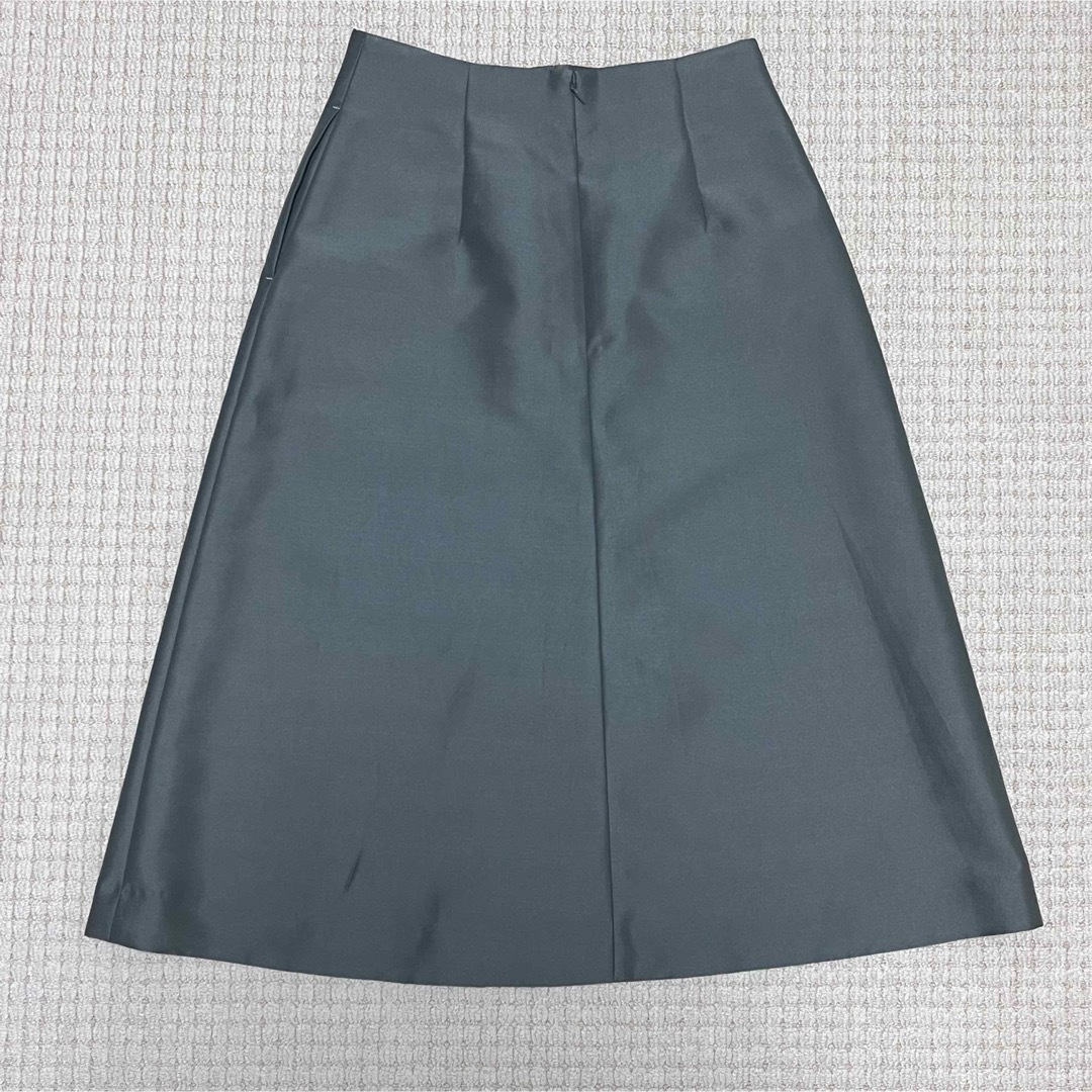 IENA(イエナ)のIENA イエナ サテンタックデザインスカート　スカート　ブラウス　36 シャツ レディースのスカート(ひざ丈スカート)の商品写真