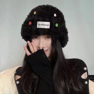 【残りわずか】帽子 ブラック ニット帽 カラフル ボタン 韓国 もこもこ(ニット帽/ビーニー)