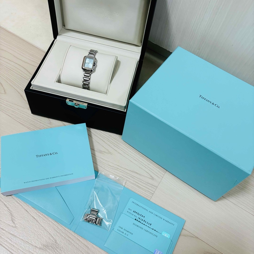 Tiffany & Co.(ティファニー)のティファニー　レクタングルTスマイル　ダイヤモンドウォッチ　ティースマイル腕時計 レディースのファッション小物(腕時計)の商品写真