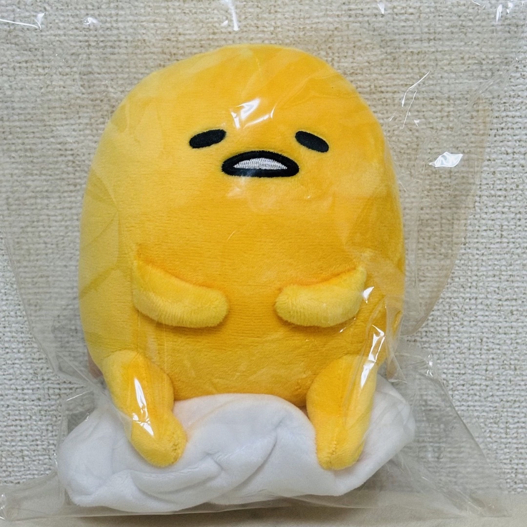 ぐでたま(グデタマ)のぐでたま　ぬいぐるみ（非売品） エンタメ/ホビーのおもちゃ/ぬいぐるみ(ぬいぐるみ)の商品写真