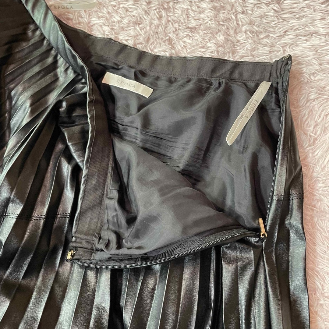 EPOCA(エポカ)のEPOCA レザースカート　ロング　プリーツ　合皮　ブラック　サイズ38 レディースのスカート(ロングスカート)の商品写真