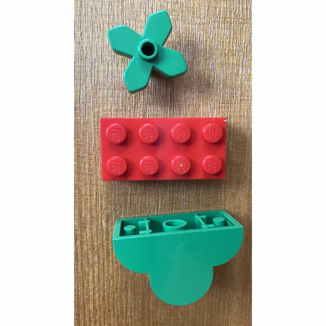 Lego(レゴ)のLEGO レゴブロック 赤いバケツ 基本セット4198 キッズ/ベビー/マタニティのおもちゃ(積み木/ブロック)の商品写真