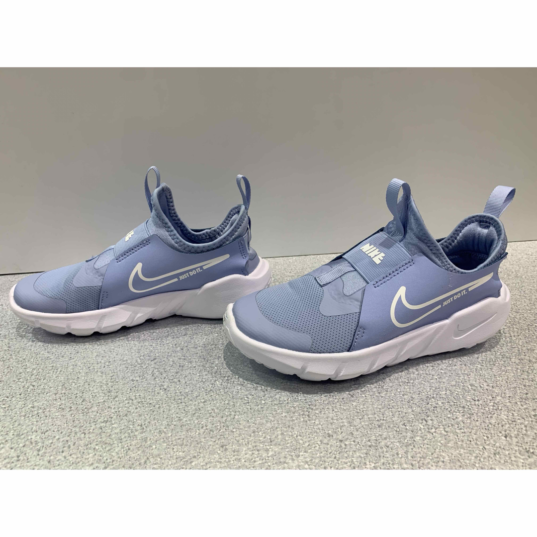 NIKE(ナイキ)のNIKE ナイキ FLEX RUNNER フレックスランナー キッズ 20cm キッズ/ベビー/マタニティのキッズ靴/シューズ(15cm~)(スニーカー)の商品写真