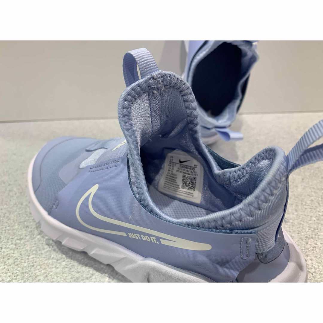 NIKE(ナイキ)のNIKE ナイキ FLEX RUNNER フレックスランナー キッズ 20cm キッズ/ベビー/マタニティのキッズ靴/シューズ(15cm~)(スニーカー)の商品写真