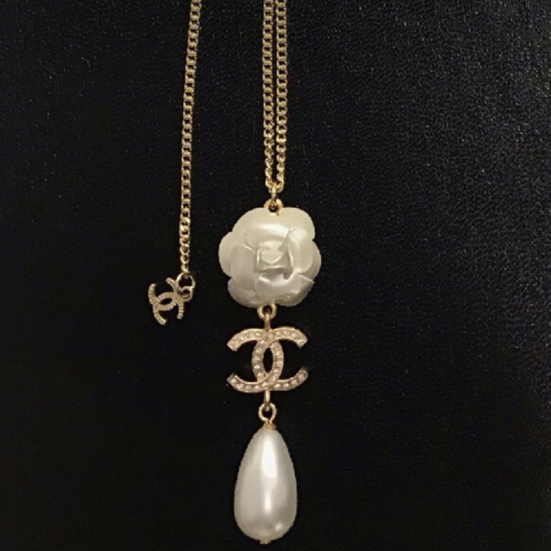 CHANEL(シャネル)のCHANEL カメリア　ネックレス レディースのアクセサリー(ネックレス)の商品写真