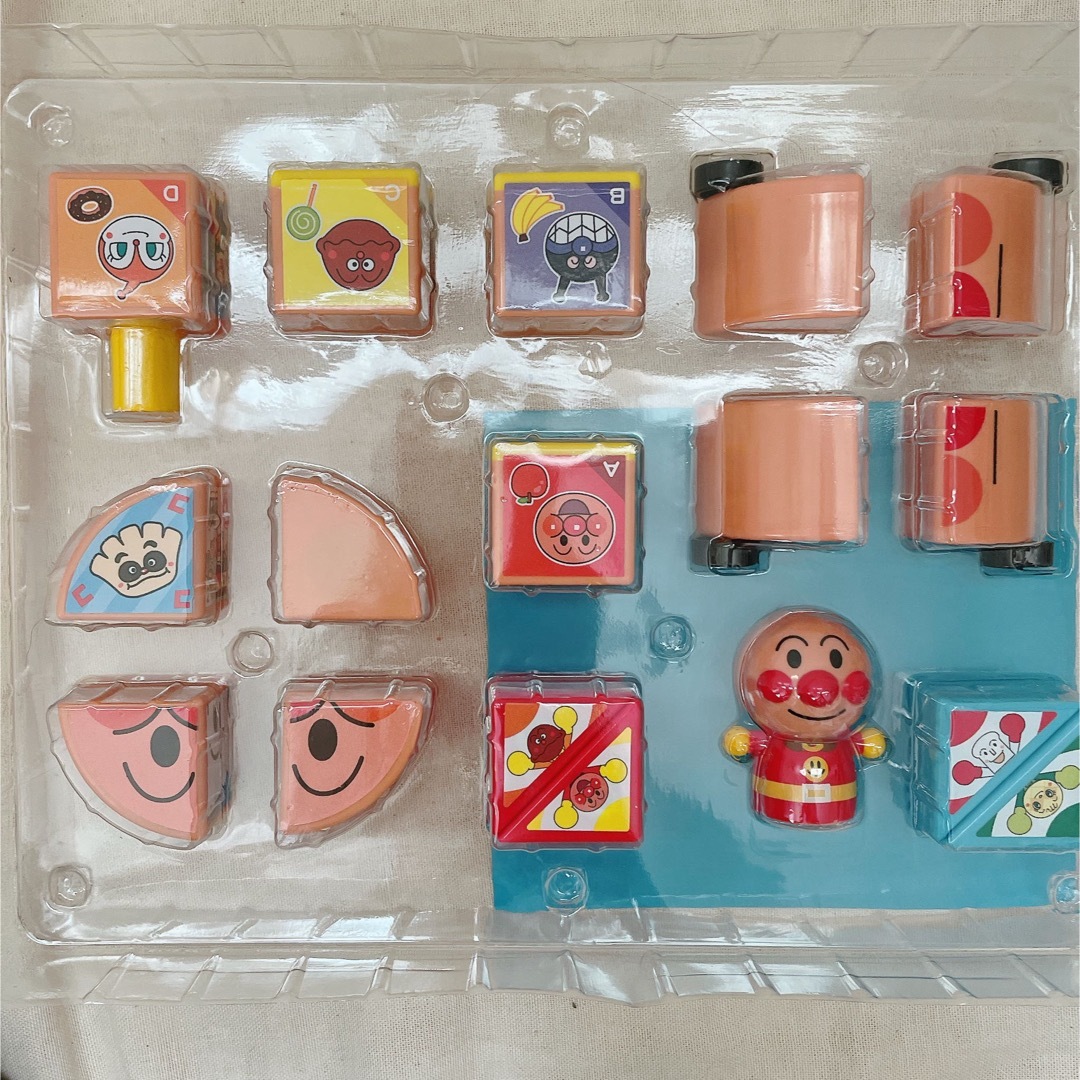 BANDAI(バンダイ)の磁石でパチっと！ひらめきキューブ！アンパンマンごうセット(1個) キッズ/ベビー/マタニティのおもちゃ(積み木/ブロック)の商品写真