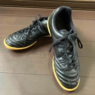 ミズノ(MIZUNO)のミズノ　サッカートレーニングシューズ　室内用　24cm(シューズ)