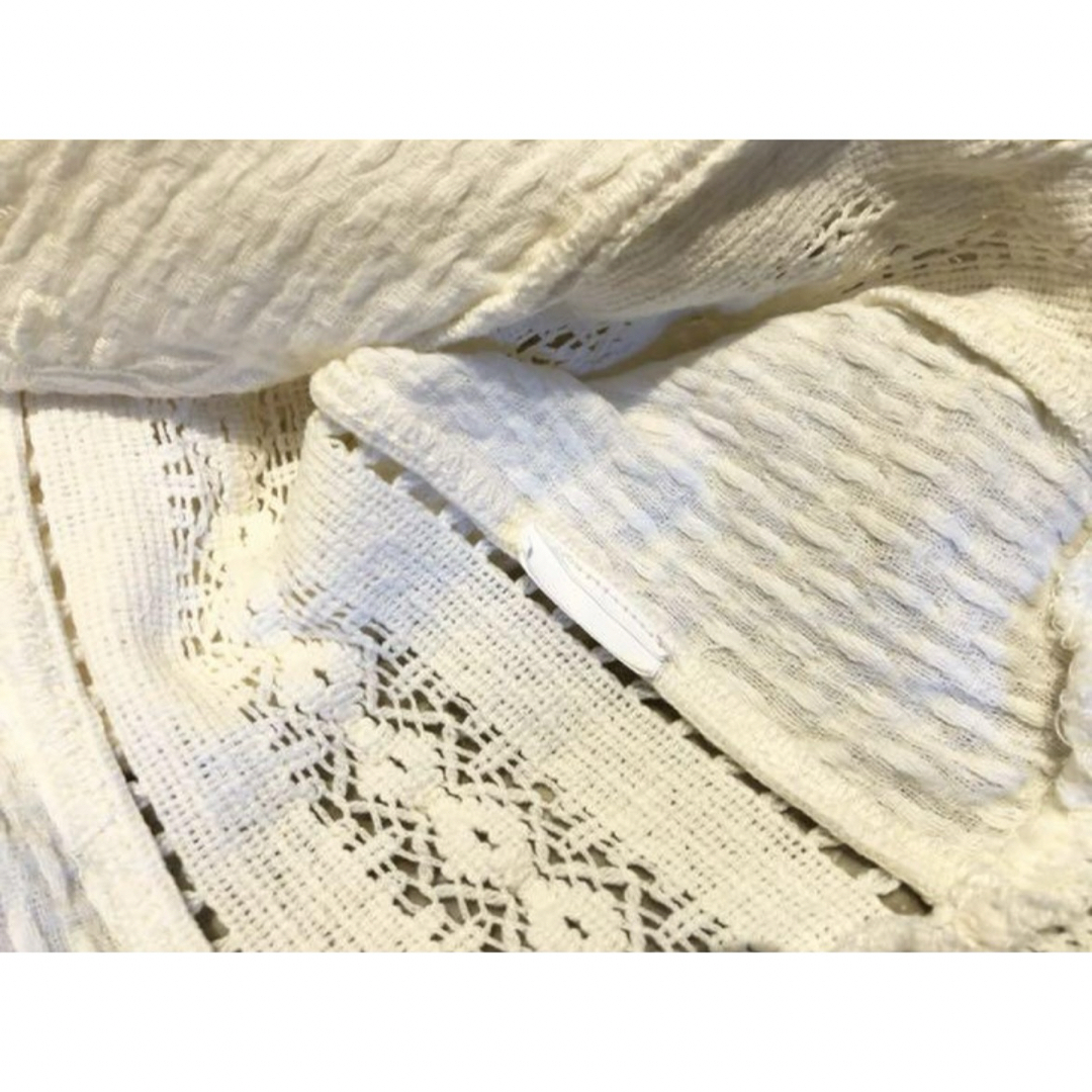 ZARA(ザラ)の未使用 ZARAザラ 刺繍トップス レディースのトップス(シャツ/ブラウス(半袖/袖なし))の商品写真