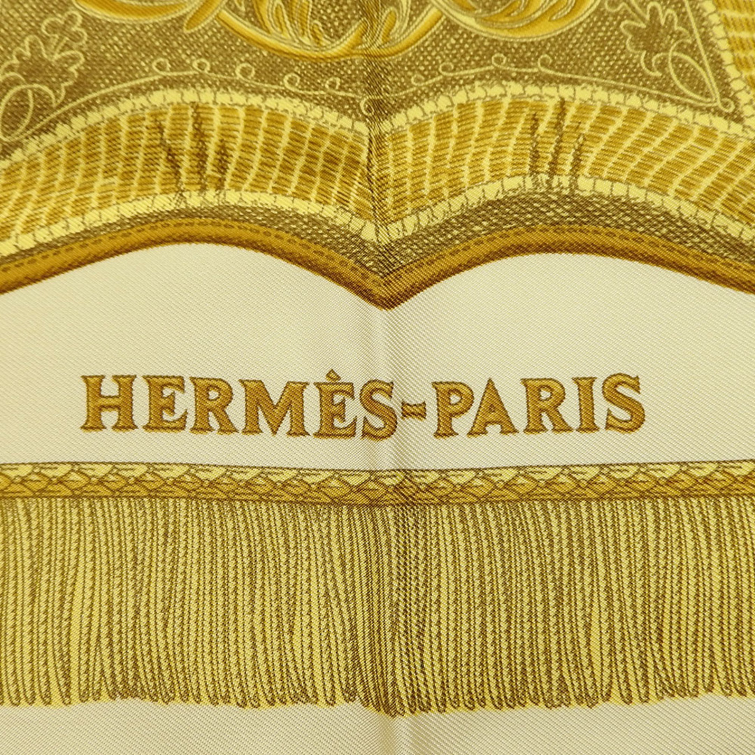 Hermes(エルメス)の【中古】 エルメス スカーフ カレ90 シルク ベージュ系 マルチカラー おしゃれ Poste et Cavalerie サーベル飾り袋 レディース 女性 HERMES ハンドメイドのファッション小物(スカーフ)の商品写真