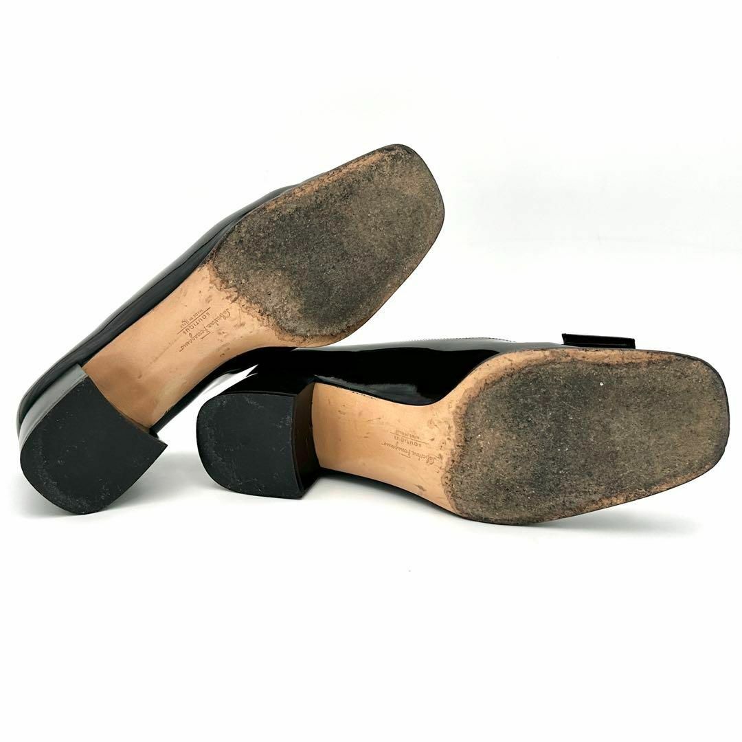 Ferragamo(フェラガモ)のFerragamo フェラガモ パンプス エナメル リボン シルバー金具 24㎝ レディースの靴/シューズ(ハイヒール/パンプス)の商品写真