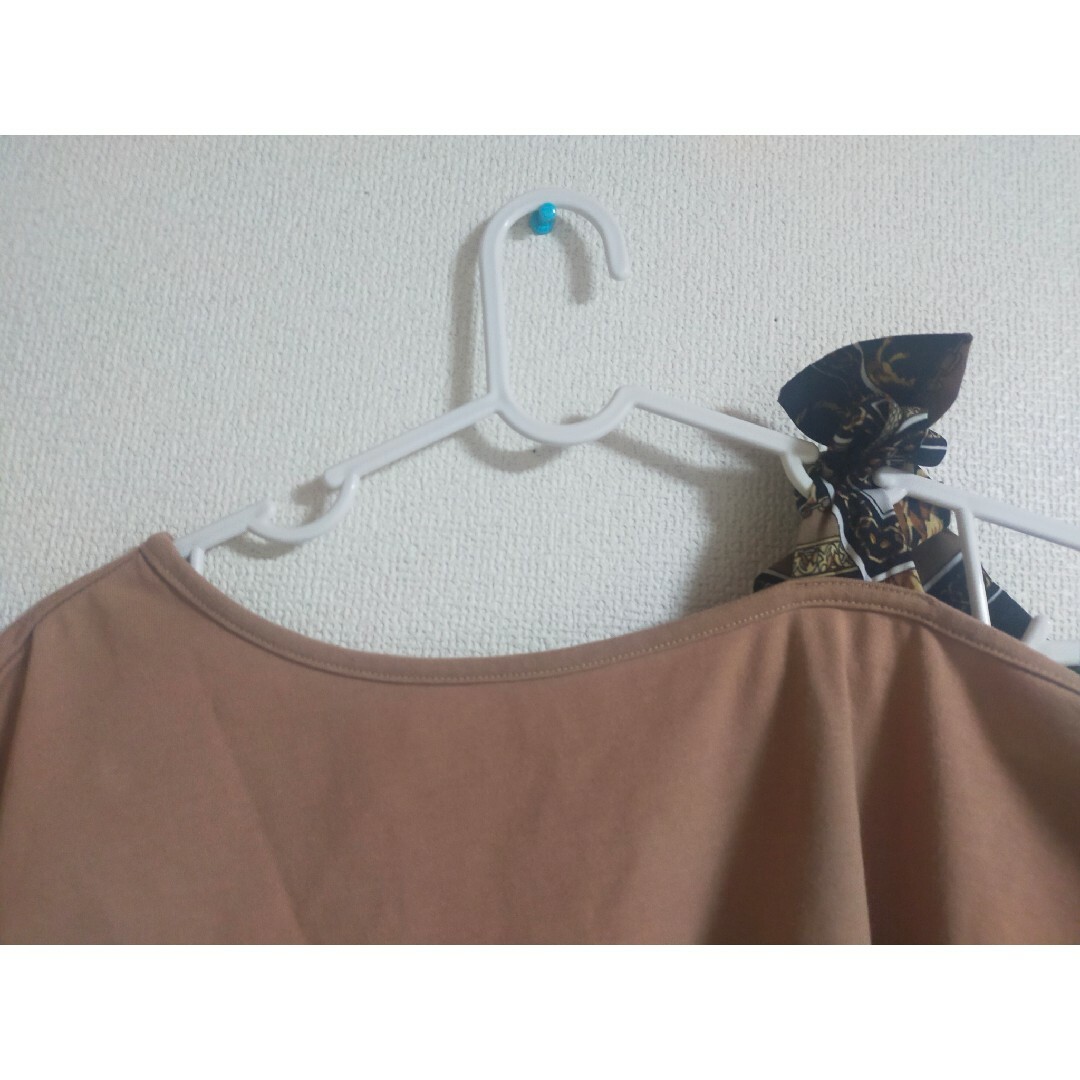 INGNI(イング)のINGNI スカーフ付き ワンショル Tシャツ カットソー レディースのトップス(カットソー(半袖/袖なし))の商品写真