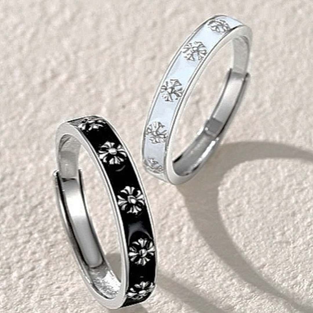 【大好評♪】ペアリング　リング　指輪　カップル　白　黒　色違い　シンプル レディースのアクセサリー(リング(指輪))の商品写真