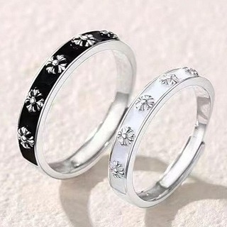 【大好評♪】ペアリング　リング　指輪　カップル　白　黒　色違い　シンプル(リング(指輪))