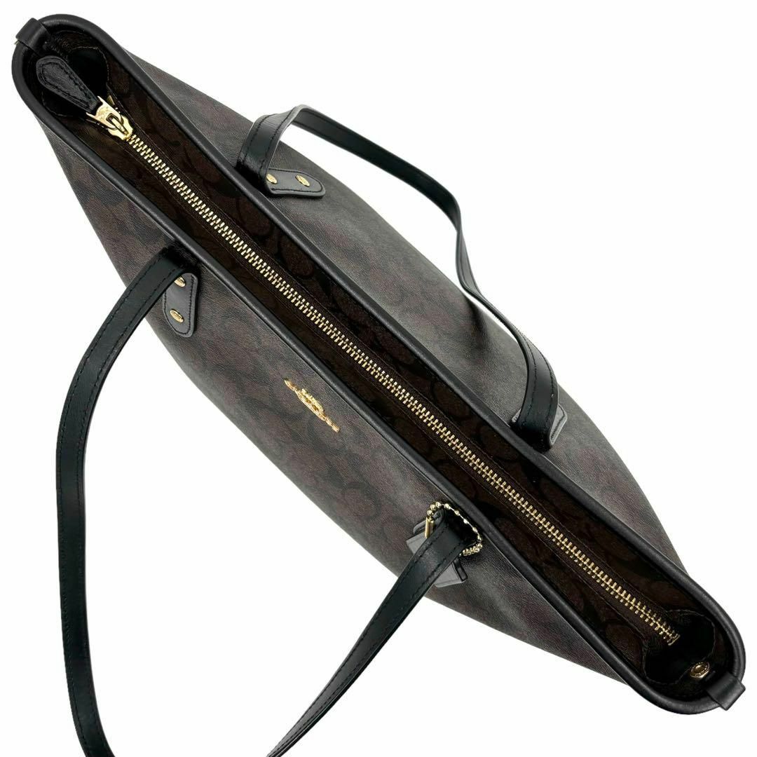 COACH(コーチ)の美品✨コーチ　トートバッグ　A4収納可　肩がけ　シグネチャー　PVC レディースのバッグ(トートバッグ)の商品写真
