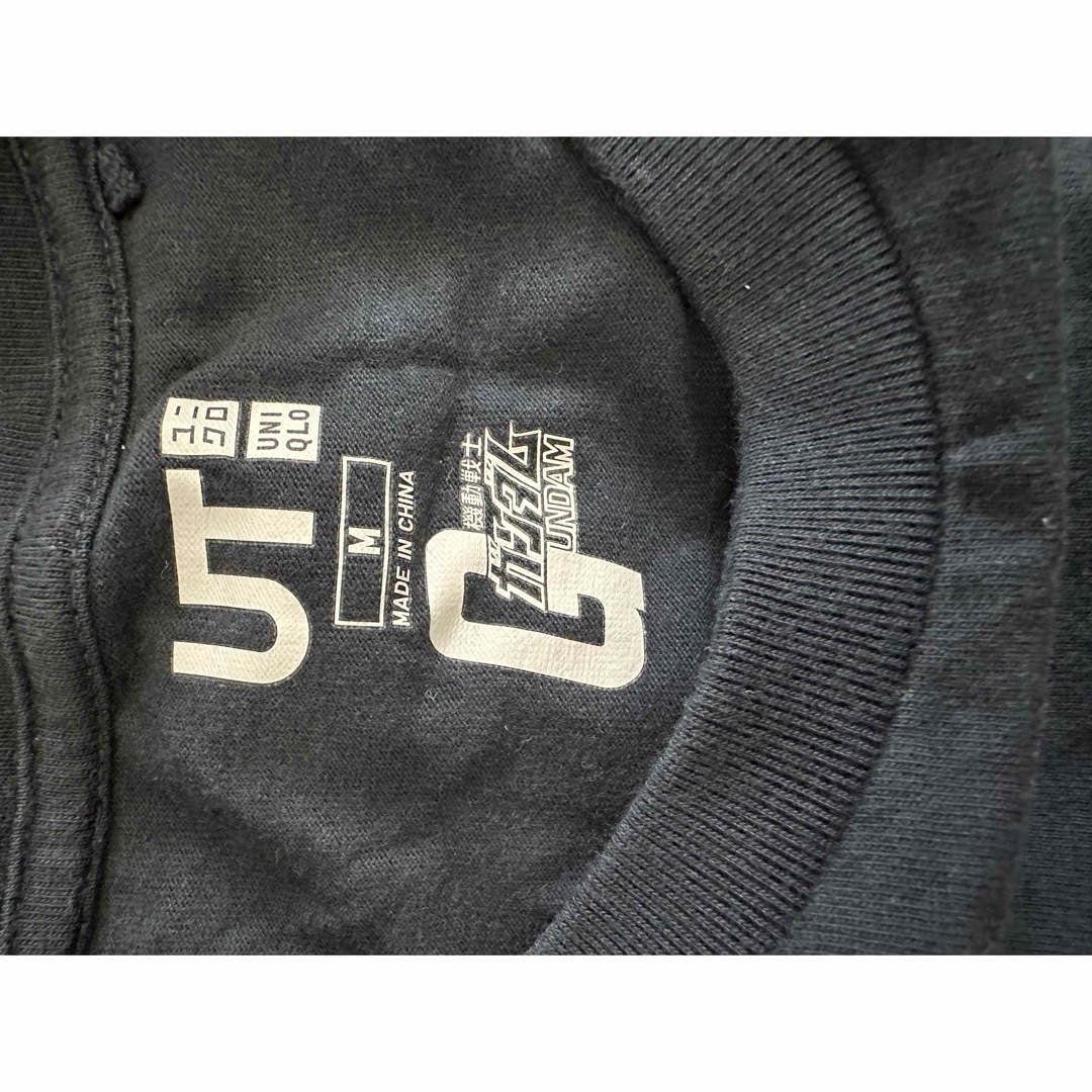 UNIQLO(ユニクロ)の機動戦士ガンダム40周年記念　Tシャツ  シャア専用ザク Mサイズ レディースのトップス(Tシャツ(半袖/袖なし))の商品写真