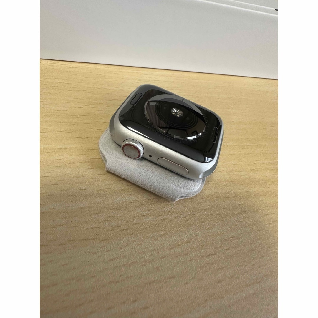 Apple Watch(アップルウォッチ)のせのの様専用  アップル Apple Watch5 シルバーアルミニウム スマホ/家電/カメラのスマートフォン/携帯電話(その他)の商品写真