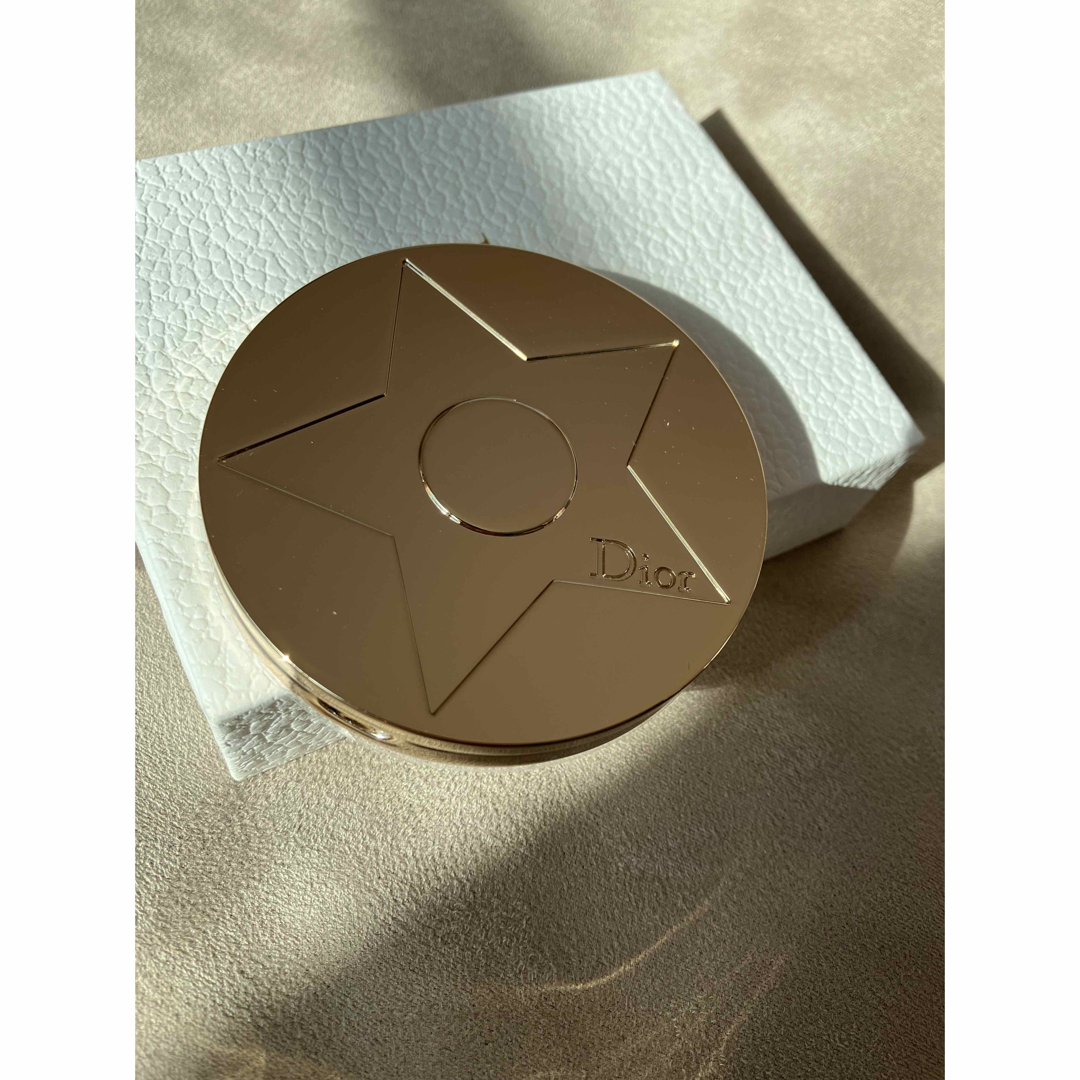 Christian Dior(クリスチャンディオール)の新品　ノベルティ 限定 コンパクトミラー ゴールド色　  レディースのファッション小物(ミラー)の商品写真
