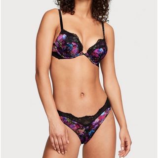 ヴィクトリアズシークレット(Victoria's Secret)の新品　Yバック シャイン ストラップ ブラジリアン ショーツ(ショーツ)