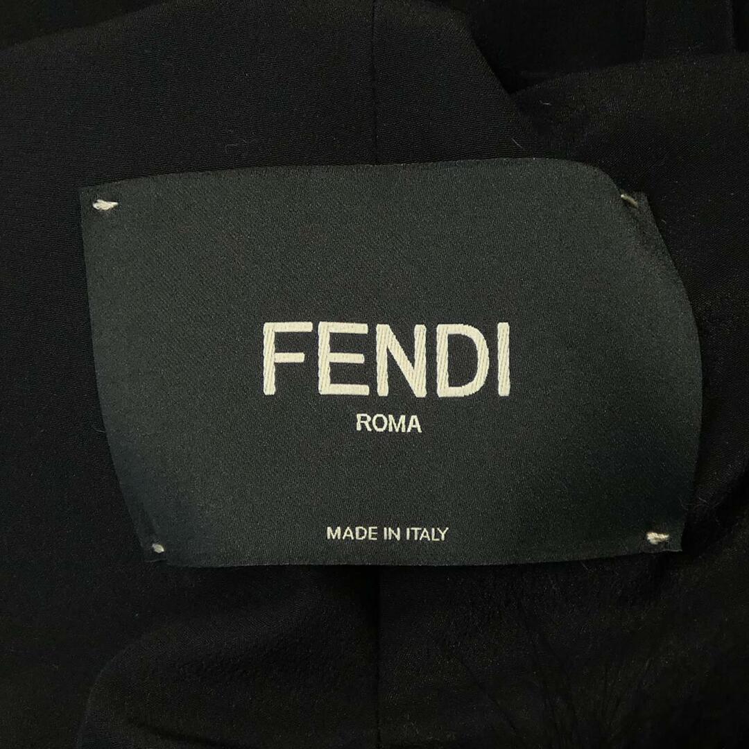 FENDI(フェンディ)のフェンディ FENDI ケガワケープ レディースのジャケット/アウター(毛皮/ファーコート)の商品写真