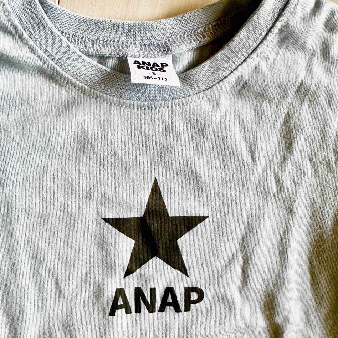 ANAP Kids(アナップキッズ)のANAPキッズ ロゴTシャツ S 105-115 ダスティブルー 男の子 キッズ/ベビー/マタニティのキッズ服男の子用(90cm~)(Tシャツ/カットソー)の商品写真