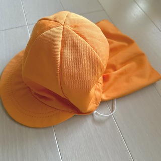 【美品】保育園 幼稚園 帽子 オレンジ 白 ネックガード付 チャイルドブック (帽子)