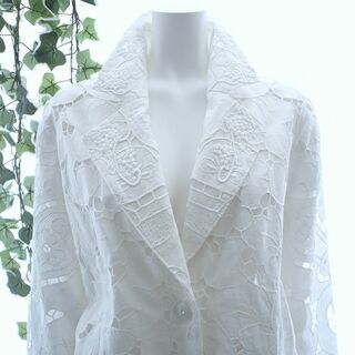 【新品】8989【13AR】高級 日本製 カットワーク 刺繍 ジャケット 白 (テーラードジャケット)